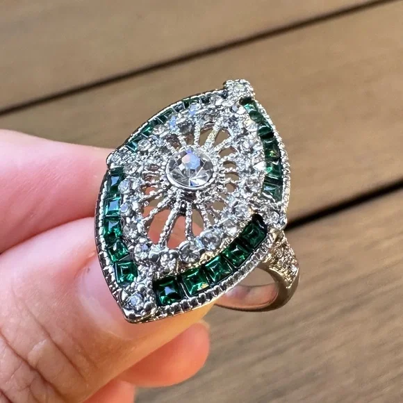 Vintage Emerald Silver 925 Plated Ring - Picture 9 of 15